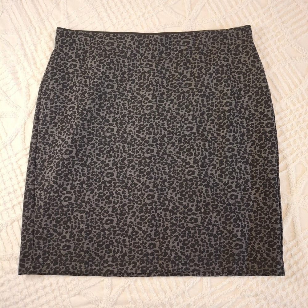LOFT Plus Leopard Print Pencil‎ Skirt Gray Black Women's Size 18 Knee Length